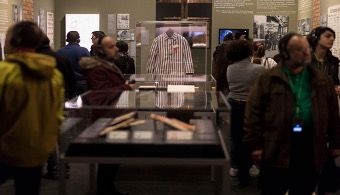 Auschwitz exhibit prison uniform